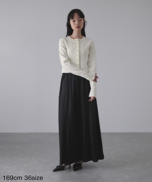 ADAM ET ROPE'（アダムエロペ）の「セレクトレングスクルーネックニットカーディガン（カーディガン/ボレロ・レディース・ブラック/パープル/ブラウン/オフホワイト・38/36）」の8枚目の写真