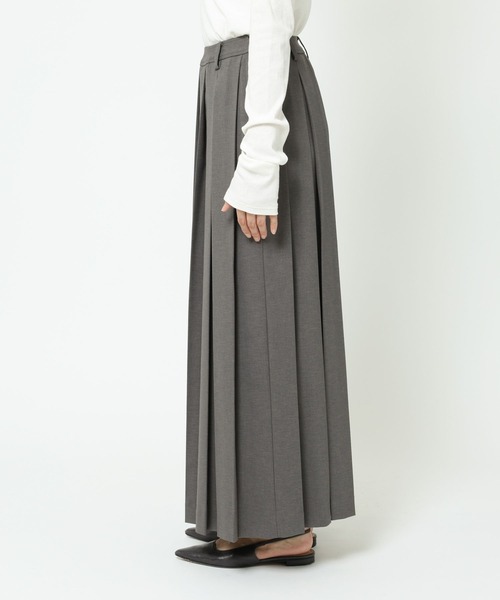 BABYLONE（バビロン）の「プリーツフレアスカート（スカート・レディース・チャコール/グレイッシュベージュ・34inch/36inch）」の9枚目の写真