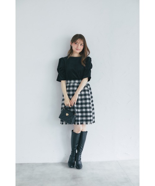 tocco closet（トッコ　クローゼット）の「【ZOZO限定】ツイストタックベロアトップス（Tシャツ/カットソー・レディース・ブラック/ベージュ・M）」の4枚目の写真