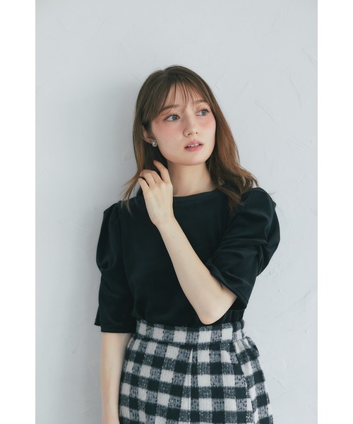 tocco closet（トッコ　クローゼット）の「【ZOZO限定】ツイストタックベロアトップス（Tシャツ/カットソー・レディース・ブラック/ベージュ・M）」の7枚目の写真