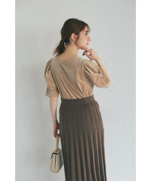 tocco closet（トッコ　クローゼット）の「【ZOZO限定】ツイストタックベロアトップス（Tシャツ/カットソー・レディース・ブラック/ベージュ・M）」の19枚目の写真