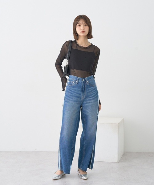 earth music&ecology（アースミュージックアンドエコロジー）の「ワイドフリンジデニムパンツ（デニムパンツ・レディース・ライトインディゴブルー/インディゴブルー・S/M）」の11枚目の写真