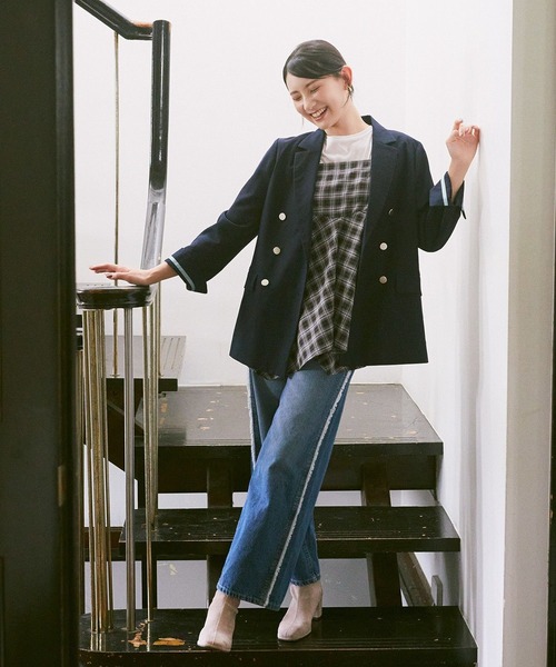 earth music&ecology（アースミュージックアンドエコロジー）の「ワイドフリンジデニムパンツ（デニムパンツ・レディース・ライトインディゴブルー/インディゴブルー・S/M）」の5枚目の写真