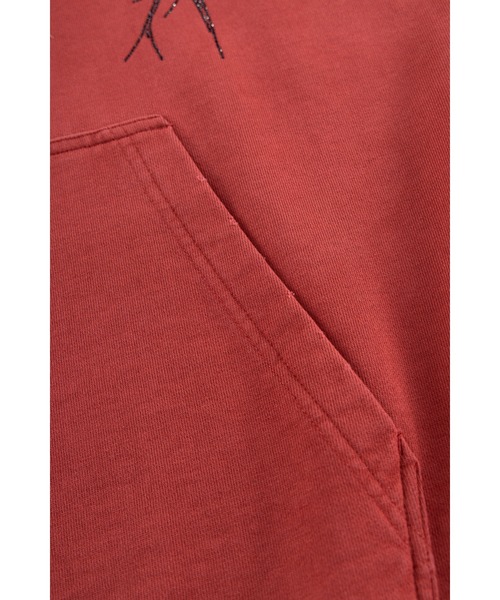 SUPPLIER(サプライヤー)の「ジップフーディ|Vintage Wash Tribal Rhinestone Logo Hoodie|SUPPLIER(パーカー・メンズ・ブラック/レッド・SMALL/MEDIUM/LARGE/X-LARGE)」の14枚目の写真