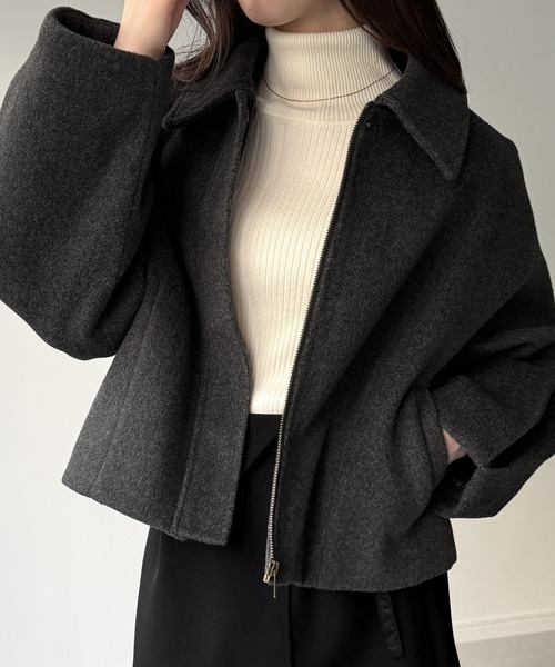 JUNOAH(ジュノア)の「ステンカラーショートコート(ステンカラーコート・レディース・ダークグレー/ブラック/アイボリー・SMALL/MEDIUM/LARGE)」の3枚目の写真