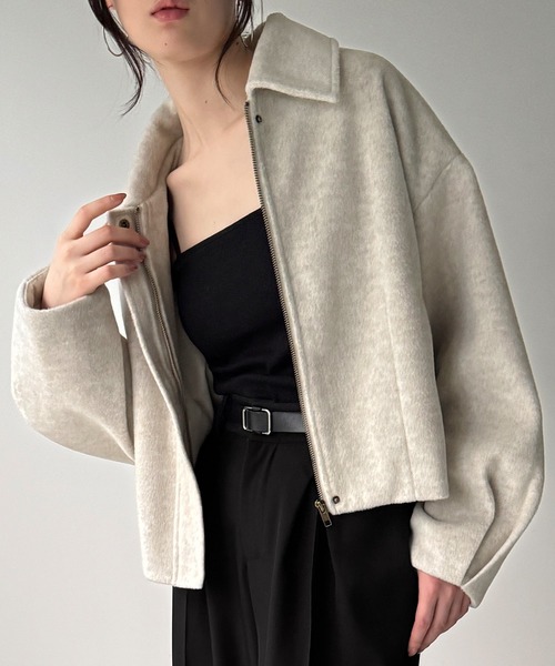 JUNOAH(ジュノア)の「ステンカラーショートコート(ステンカラーコート・レディース・ダークグレー/ブラック/アイボリー・SMALL/MEDIUM/LARGE)」の4枚目の写真