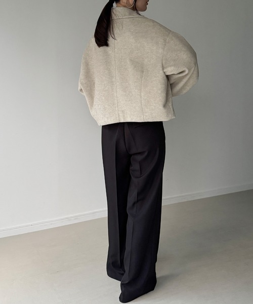 JUNOAH(ジュノア)の「ステンカラーショートコート(ステンカラーコート・レディース・ダークグレー/ブラック/アイボリー・SMALL/MEDIUM/LARGE)」の8枚目の写真