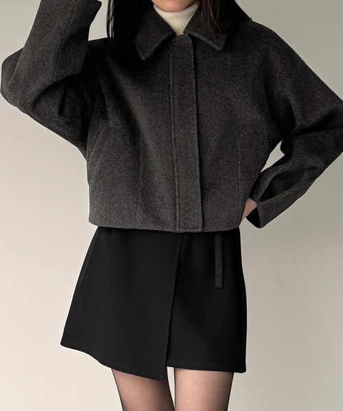 JUNOAH(ジュノア)の「ステンカラーショートコート(ステンカラーコート・レディース・ダークグレー/ブラック/アイボリー・SMALL/MEDIUM/LARGE)」の17枚目の写真