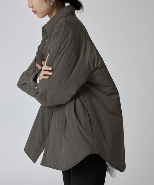 SLOBE IENA(スローブイエナ)の「《吸湿発熱》TOPTHERMOシャツブルゾン(その他アウター・レディース・ブラウン/カーキ・FREE)」の15枚目の写真