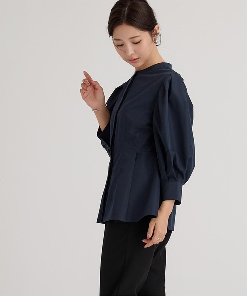 UR'S(ユアーズ)の「バンドカラーペプラムシャツ(シャツ/ブラウス・レディース・オフホワイト/ダークネイビー・L/M/S)」の11枚目の写真