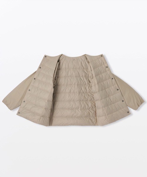 無印良品（ムジルシリョウヒン）の「婦人　軽量ダウンポケッタブルノーカラージャケット（ダウンジャケット/コート・レディース・ブラック/ライトベージュ・S/L/XL）」の10枚目の写真