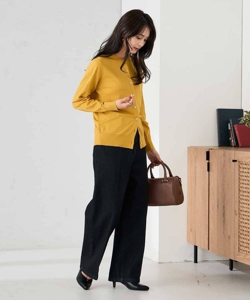 a.v.v（アーヴェヴェ）の「【洗える】クルーネック美ラクるカーディガン（カーディガン/ボレロ・レディース・マスタード/レッド/ブラック/アイボリー/グレー/グレー系その他/パープル/ブルー・38/40/36）」の16枚目の写真