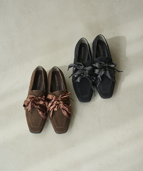 Firsthand（ファーストハンド）の「Firsthand/ファーストハンド スウェードライク リボン レースアップ シューズ (22.5～24.5cmサイズ展開)（パンプス・レディース・ブラウン/ブラック・SMALL/LARGE/MEDIUM）」の3枚目の写真