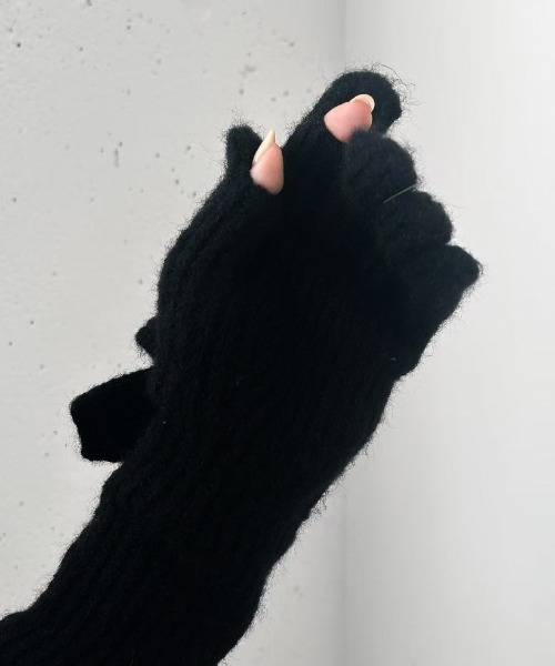 Casselini（キャセリーニ）の「Casselini(キャセリーニ)ロングニットリボングローブ（手袋・レディース・レッド/ベージュ/ブラック・FREE）」の2枚目の写真