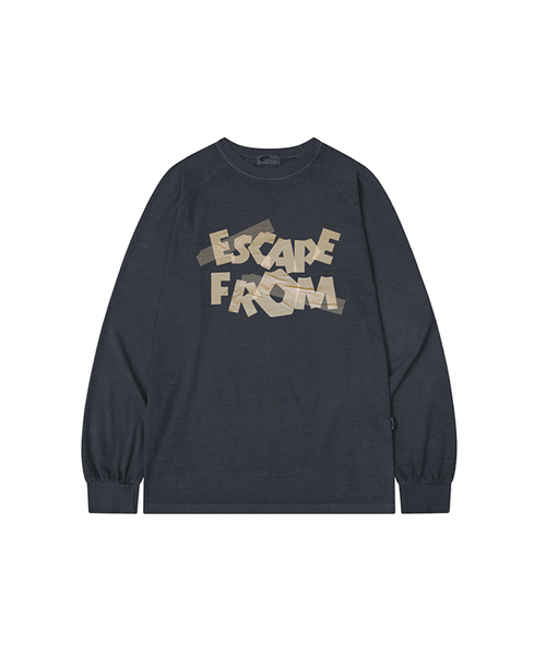 ESCAPEFROM（エスケープフロム）の「テープロゴプリントオーバーサイズピグメントロングスリーブ [4色]（Tシャツ/カットソー・レディース・ブルー/グレー/バーガンディー/ブラウン・MEDIUM）」の4枚目の写真