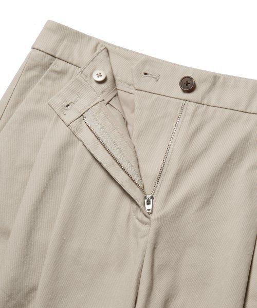 MUSINSA STANDARD WOMAN（ムシンサスタンダードウーマン）の「ウィメンズツーピンタックワイドチノパンツ[ライトベージュ]（その他パンツ・レディース・その他・30/24/25/27/28/29）」の3枚目の写真