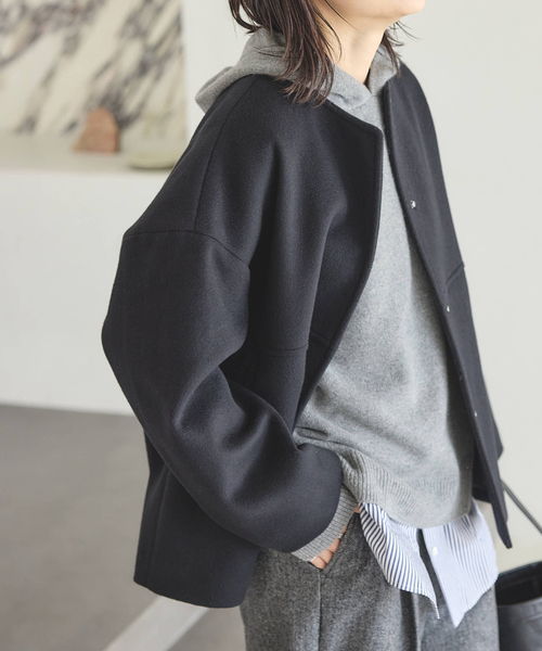 JOURNAL STANDARD(ジャーナルスタンダード)の「《追加3》スーパー140ビーバーノーカラーショートコート(ノーカラーコート・レディース・ブラック/グレー/ベージュ系その他/ブラックミックス・36/38)」の2枚目の写真