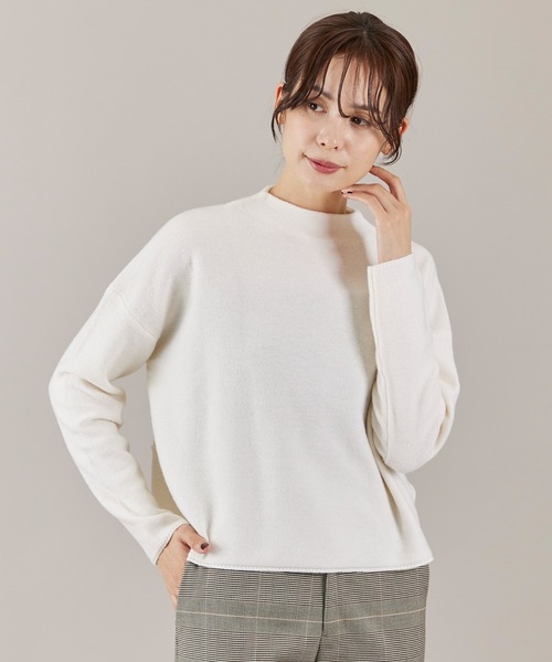 INED（イネド）の「モックネックプルオーバーニット（ニット/セーター・レディース・チェリーピンク/チャコールグレー/オフホワイト/サックスブルー・9号/11号）」の2枚目の写真