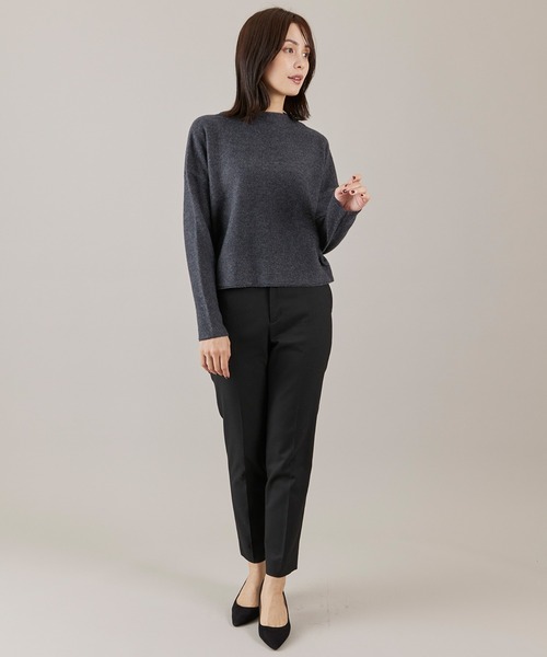 INED（イネド）の「モックネックプルオーバーニット（ニット/セーター・レディース・チェリーピンク/チャコールグレー/オフホワイト/サックスブルー・9号/11号）」の14枚目の写真