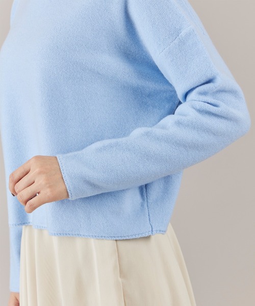 INED（イネド）の「モックネックプルオーバーニット（ニット/セーター・レディース・チェリーピンク/チャコールグレー/オフホワイト/サックスブルー・9号/11号）」の17枚目の写真