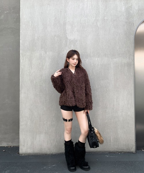 VEILA(ヴェイラ)の「フェイクファーノーカラージャケット(その他アウター・レディース・ダークブラウン/グレー・S/M)」の18枚目の写真