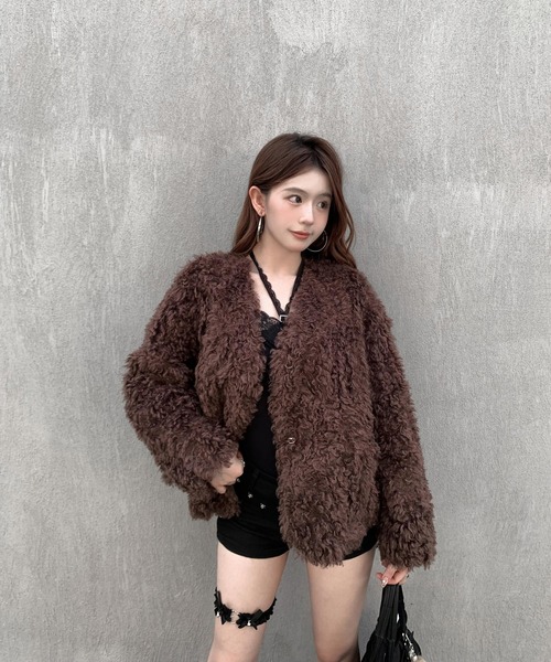 VEILA(ヴェイラ)の「フェイクファーノーカラージャケット(その他アウター・レディース・ダークブラウン/グレー・S/M)」の20枚目の写真