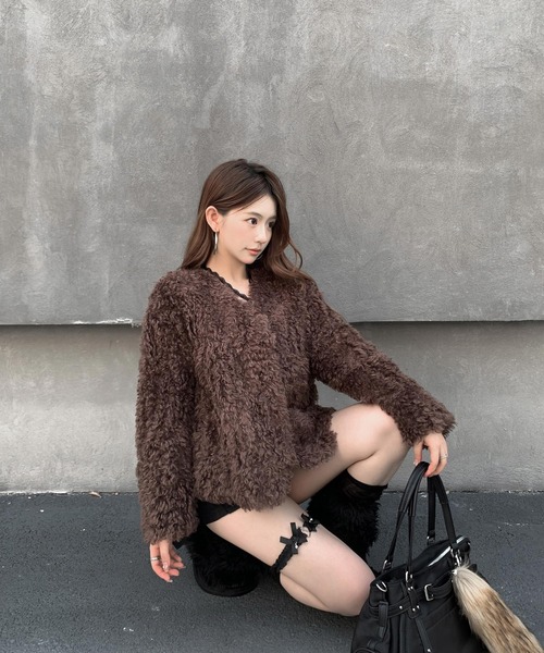 VEILA(ヴェイラ)の「フェイクファーノーカラージャケット(その他アウター・レディース・ダークブラウン/グレー・S/M)」の19枚目の写真
