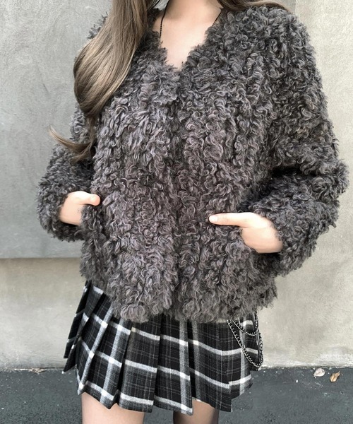 VEILA(ヴェイラ)の「フェイクファーノーカラージャケット(その他アウター・レディース・ダークブラウン/グレー・S/M)」の16枚目の写真