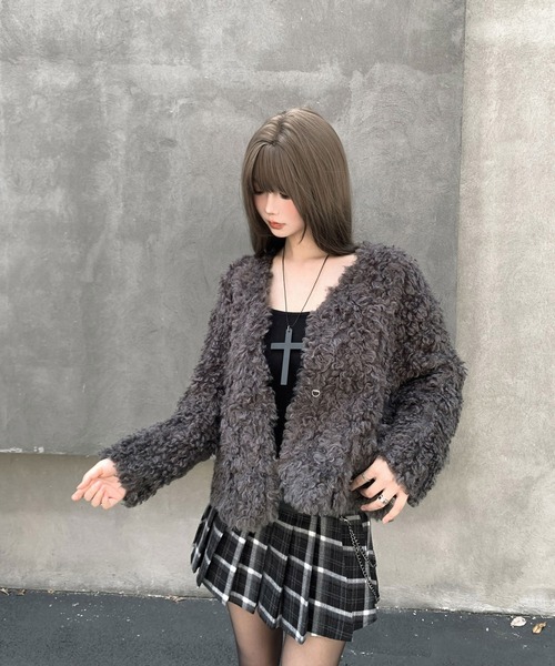 VEILA(ヴェイラ)の「フェイクファーノーカラージャケット(その他アウター・レディース・ダークブラウン/グレー・S/M)」の8枚目の写真