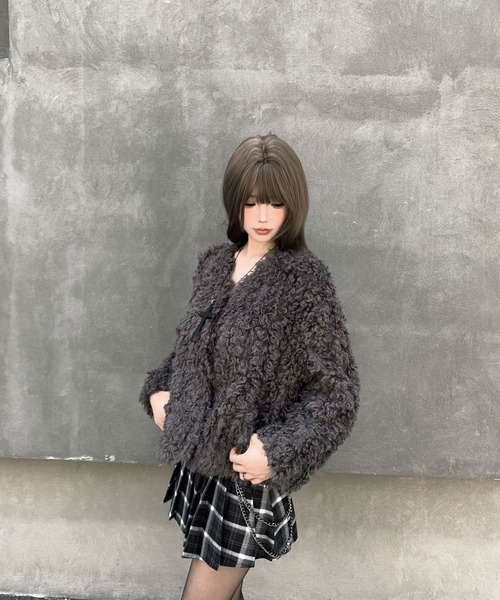 VEILA(ヴェイラ)の「フェイクファーノーカラージャケット(その他アウター・レディース・ダークブラウン/グレー・S/M)」の7枚目の写真