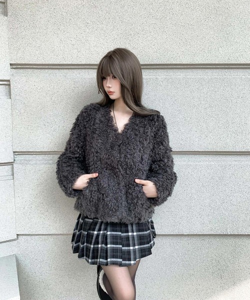 VEILA(ヴェイラ)の「フェイクファーノーカラージャケット(その他アウター・レディース・ダークブラウン/グレー・S/M)」の6枚目の写真