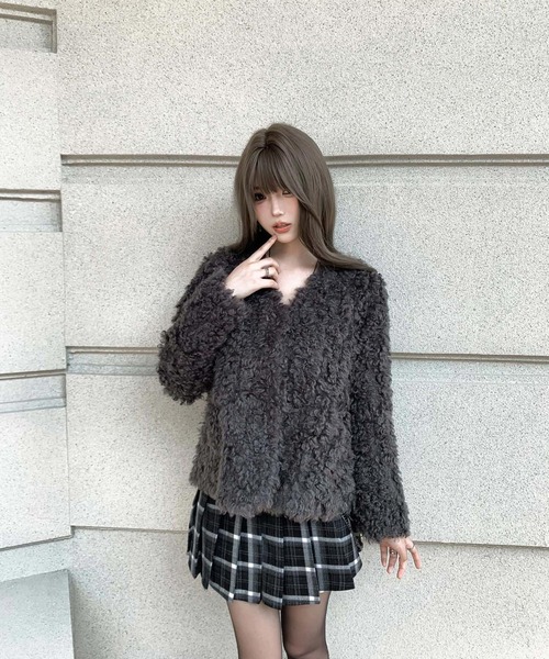 VEILA(ヴェイラ)の「フェイクファーノーカラージャケット(その他アウター・レディース・ダークブラウン/グレー・S/M)」の5枚目の写真
