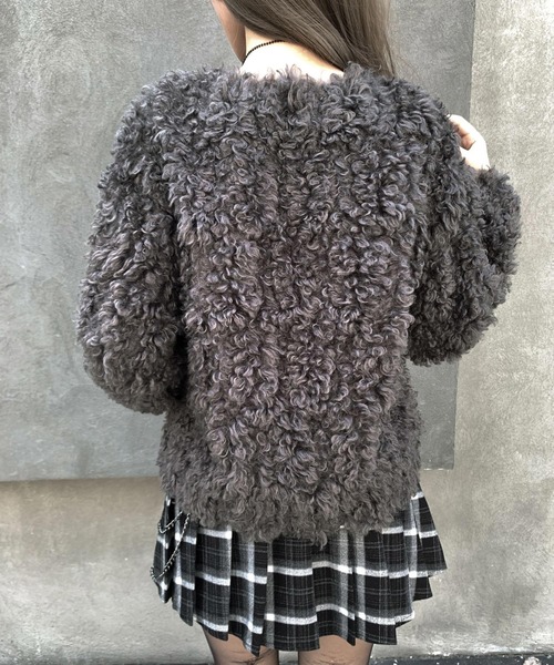 VEILA(ヴェイラ)の「フェイクファーノーカラージャケット(その他アウター・レディース・ダークブラウン/グレー・S/M)」の10枚目の写真