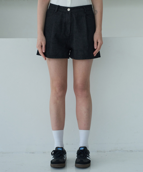 5OML(オーオーエムエル)の「ノンフェイドワンタックデニムショーツパンツ(ブラック)(その他パンツ・レディース・ブラック・LARGE/MEDIUM/SMALL)」の3枚目の写真