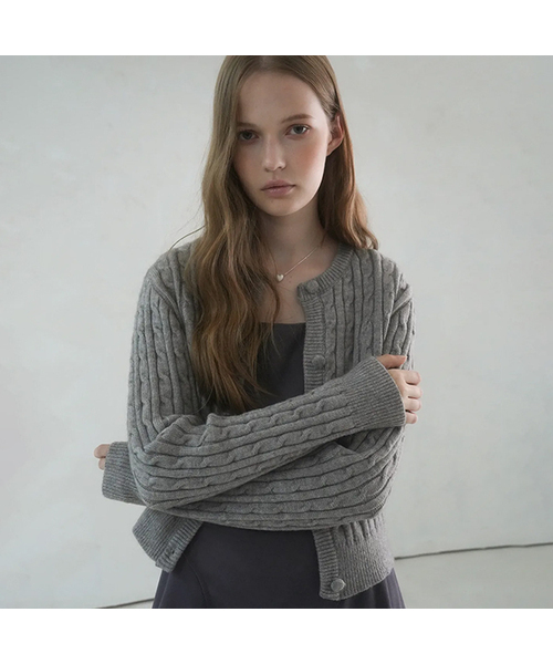 Vivacious(ビバシャス)の「Round Crop Twist Cardigan - 5COL(カーディガン/ボレロ・レディース・ラベンダー/スカイブルー/ブラック/アイボリー/グレー・SMALL/MEDIUM)」の3枚目の写真