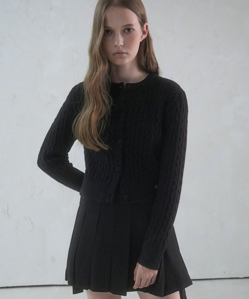 Vivacious(ビバシャス)の「Round Crop Twist Cardigan - 5COL(カーディガン/ボレロ・レディース・ラベンダー/スカイブルー/ブラック/アイボリー/グレー・SMALL/MEDIUM)」の7枚目の写真