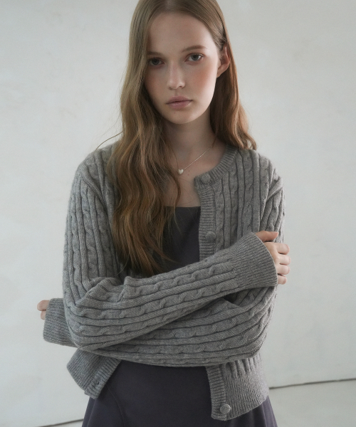 Vivacious(ビバシャス)の「Round Crop Twist Cardigan - 5COL(カーディガン/ボレロ・レディース・ラベンダー/スカイブルー/ブラック/アイボリー/グレー・SMALL/MEDIUM)」の8枚目の写真