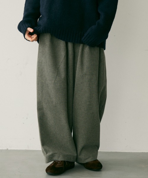 Crisp(クリスプ)の「ダブルタックチェックカーブパンツ(その他パンツ・レディース・ブラック/ブラウン・FREE)」の2枚目の写真