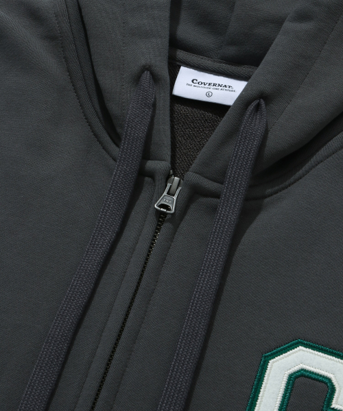COVERNAT(カバーナット)の「Cロゴフードパーカー ジップアップチャコール(パーカー・レディース・その他・LARGE/MEDIUM/SMALL/X-LARGE/X-SMALL/XX-LARGE)」の3枚目の写真