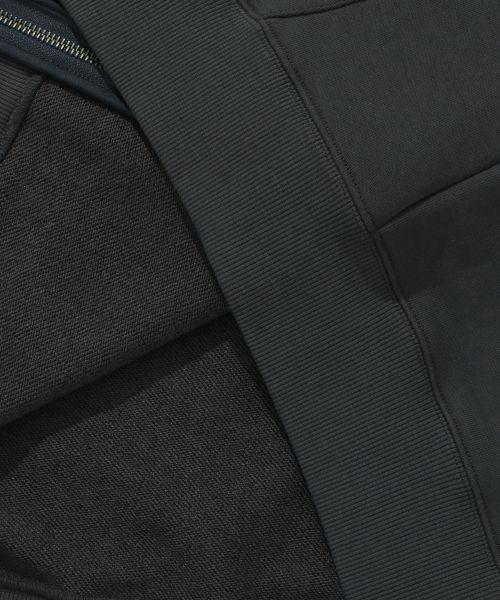 COVERNAT(カバーナット)の「Cロゴフードパーカー ジップアップチャコール(パーカー・レディース・その他・LARGE/MEDIUM/SMALL/X-LARGE/X-SMALL/XX-LARGE)」の9枚目の写真