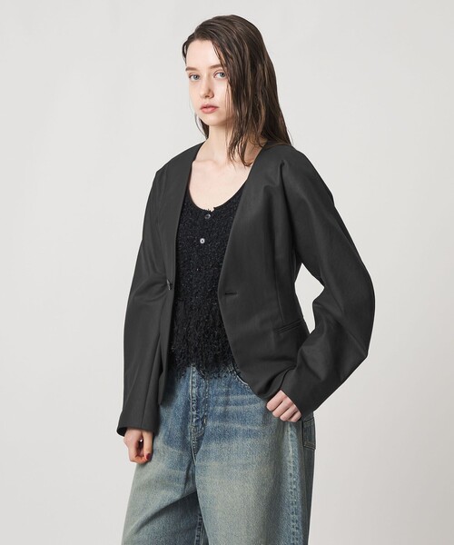 ASTRAET（アストラット）の「＜ASTRAET＞コットン シェイプ ノーカラージャケット（ノーカラージャケット・レディース・ブラック・FREE）」の2枚目の写真