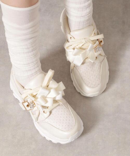 ESPERANZA（エスペランサ）の「ツインリボンベルト付きラメスニーカー（スニーカー・レディース・ホワイト系9/ブラック系8/ベージュ系8・LL/M/L/S）」の4枚目の写真