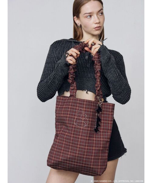 EMODA（エモダ）の「【マイメロディ】STUDS CHECK TOTE BAG（トートバッグ・レディース・レッド/ネイビー・FREE）」の4枚目の写真