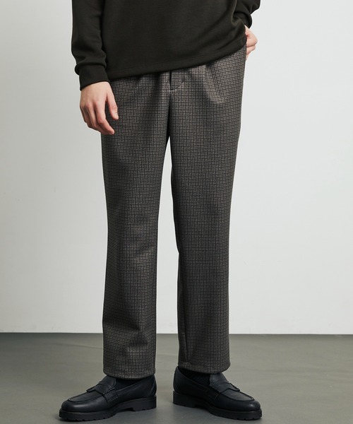 UNITED TOKYO（ユナイテッドトウキョウ）の「≪数量限定≫【WEB限定】＋3.6℃ダウンファブリックイージーパンツ　｜SETUP可能/大人気/+3.6℃ UP / 保温 / 静電気防止 / ストレッチ / ウォッシャブル/羽毛使用/冬服/起毛/防寒（スウェットパンツ・メンズ・チェック/ブラック/その他2・2/1）」の14枚目の写真