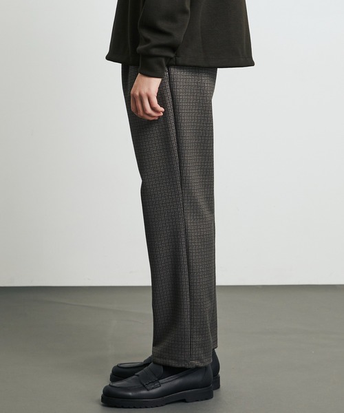 UNITED TOKYO（ユナイテッドトウキョウ）の「≪数量限定≫【WEB限定】＋3.6℃ダウンファブリックイージーパンツ　｜SETUP可能/大人気/+3.6℃ UP / 保温 / 静電気防止 / ストレッチ / ウォッシャブル/羽毛使用/冬服/起毛/防寒（スウェットパンツ・メンズ・チェック/ブラック/その他2・2/1）」の21枚目の写真