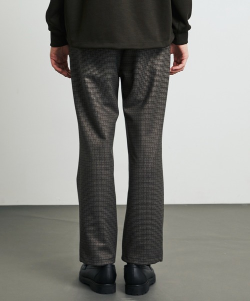 UNITED TOKYO（ユナイテッドトウキョウ）の「≪数量限定≫【WEB限定】＋3.6℃ダウンファブリックイージーパンツ　｜SETUP可能/大人気/+3.6℃ UP / 保温 / 静電気防止 / ストレッチ / ウォッシャブル/羽毛使用/冬服/起毛/防寒（スウェットパンツ・メンズ・チェック/ブラック/その他2・2/1）」の22枚目の写真