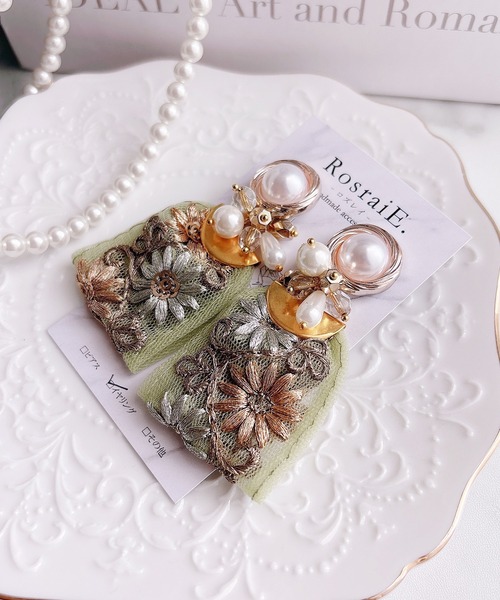 tone（トーン）の「【RosraiE】レトロパール グリーンインド刺繍リボン イヤリング(MA)（イヤリング・レディース・グリーン・FREE）」の2枚目の写真