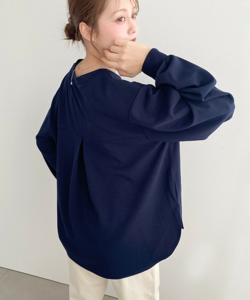 moment+(モーメントプラス)の「しわになりにくい長袖ストレッチジョーゼットVネックTブラウス(Tシャツ/カットソー・レディース・ブラック/ネイビー/オフホワイト・M/L)」の8枚目の写真
