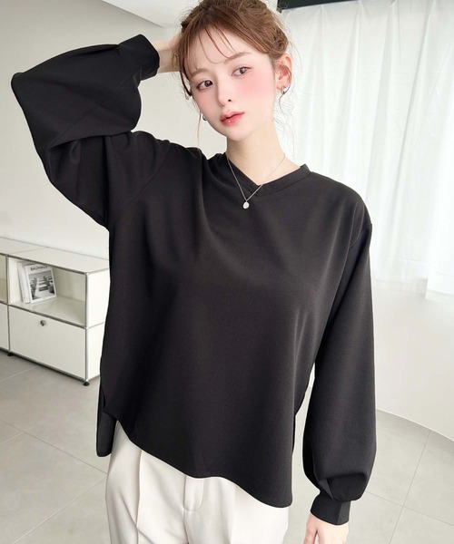moment+(モーメントプラス)の「しわになりにくい長袖ストレッチジョーゼットVネックTブラウス(Tシャツ/カットソー・レディース・ブラック/ネイビー/オフホワイト・M/L)」の12枚目の写真