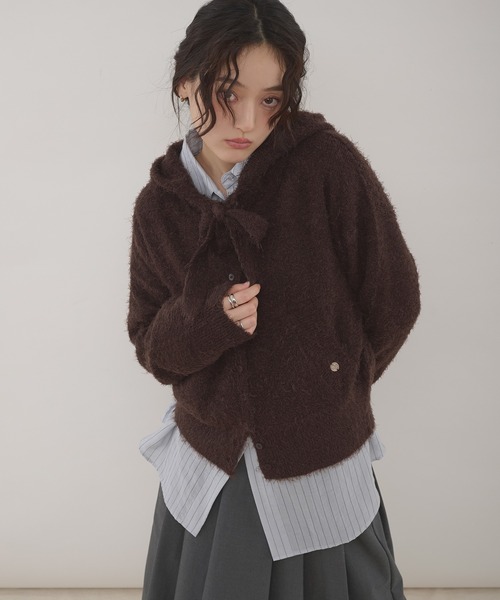 MUHET(ミュエータ)の「shaggy hooded ribbon knit cardigan / リボン付きフードカーディガン(カーディガン/ボレロ・レディース・ネイビー/ブラウン/カーキ/チャコールグレー・FREE)」の1枚目の写真
